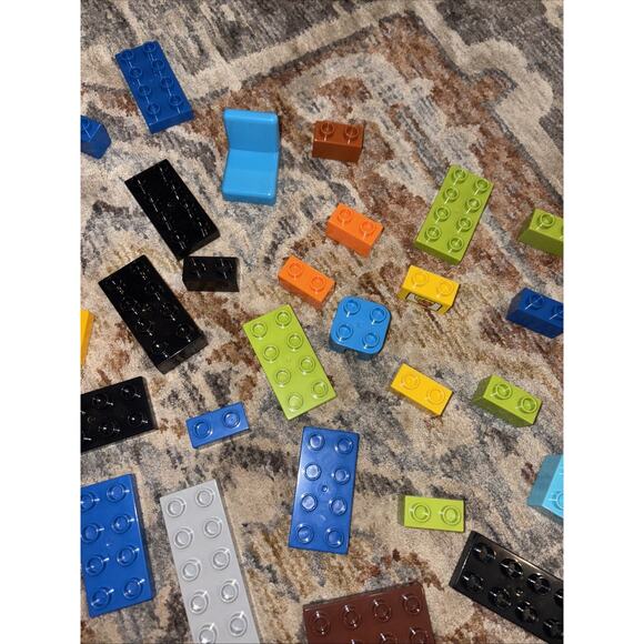 LEGO DUPLO Mixed Lot 100 Pieces/Figurines/Vehicles Genuine Set - Picture 12 of 16